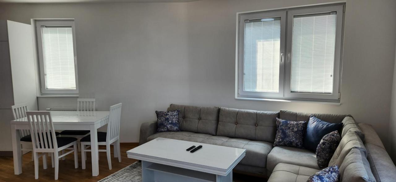 Brand New Two Bedroom And One Living Room Apartment In A Great Location! 사라예보 외부 사진